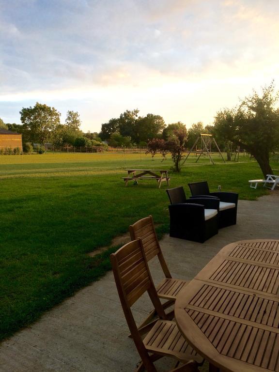 La Petite Ferme Bed & Breakfast Mazé Eksteriør bilde